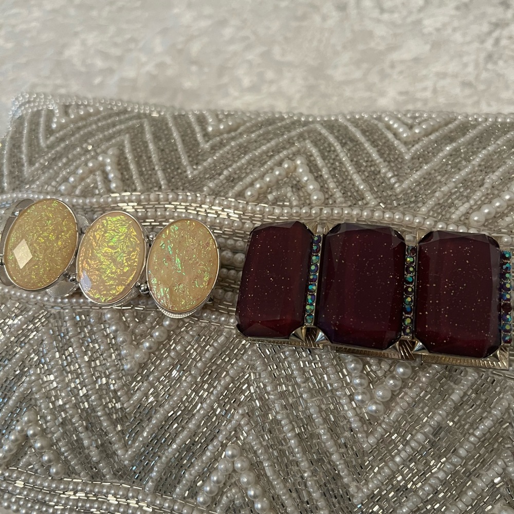 Bracelets - Picture 4 of 6